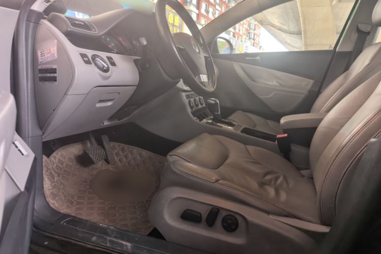 Used Volkswagen Magotan 2011 1.4 TSI Elite Edition Left Front Seat