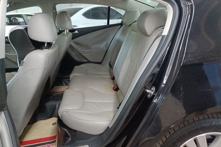 Used Volkswagen Magotan 2011 1.8TSI DSG Luxury Model Left Rear Seat