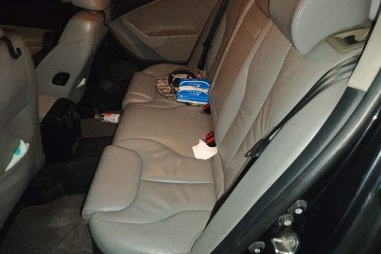Used Volkswagen Magotan 2011 2.0 TSI DSG Luxury Edition Left Rear Seat