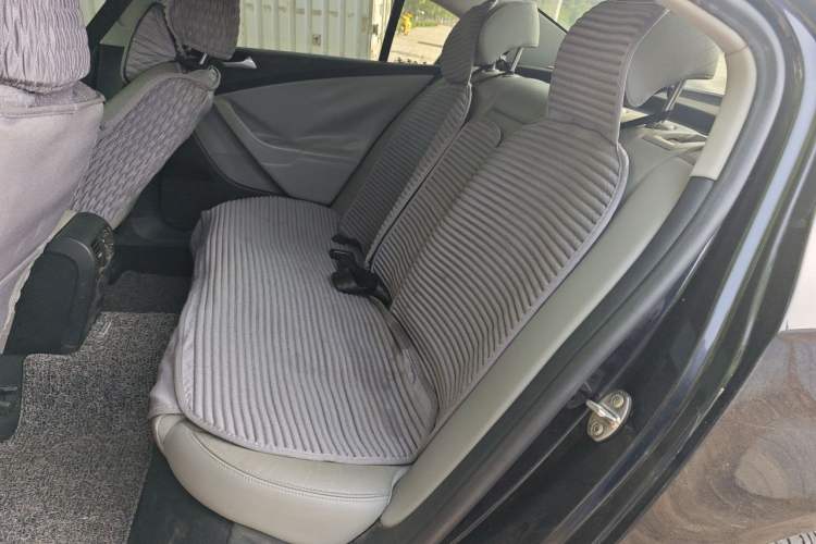 Used Volkswagen Magotan 2011 1.8TSI Manual Comfort Model Left Rear Seat