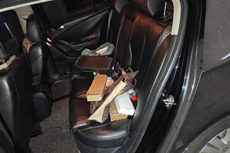 Used Volkswagen Magotan 2011 1.8TSI DSG Luxury Model Left Rear Seat