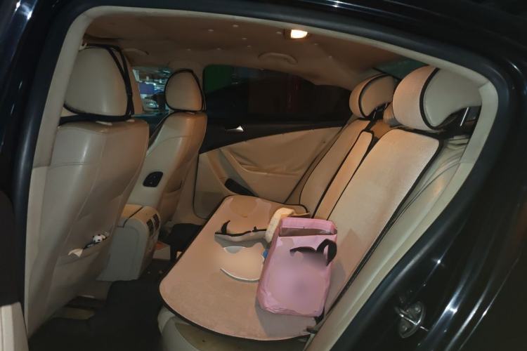 Used Volkswagen Magotan 2011 1.8TSI DSG Luxury Model Left Rear Seat