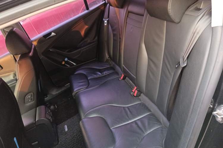 Used Volkswagen Magotan 2011 1.8TSI DSG Comfort Model Left Rear Seat