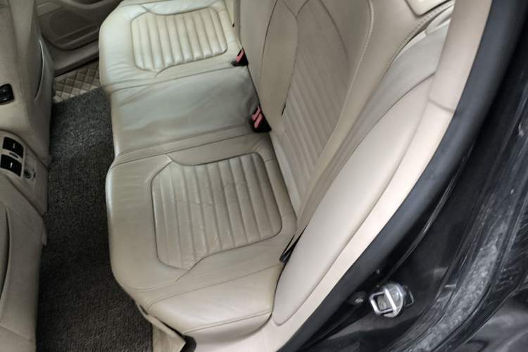 Used Volkswagen Magotan 2011 1.8TSI DSG Luxury Model Left Rear Seat