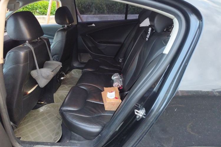Used Volkswagen Magotan 2011 2.0 TSI DSG Comfort Edition Left Rear Seat