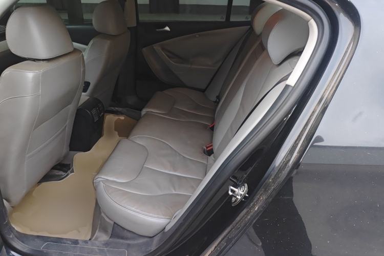Used Volkswagen Magotan 2011 1.4 TSI Elite Edition Left Rear Seat