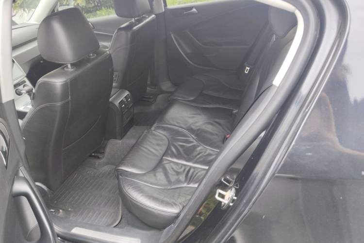 Used Volkswagen Magotan 2011 1.8TSI DSG Luxury Model Left Rear Seat