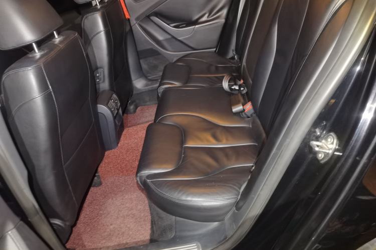 Used Volkswagen Magotan 2011 2.0 TSI DSG Luxury Edition Left Rear Seat