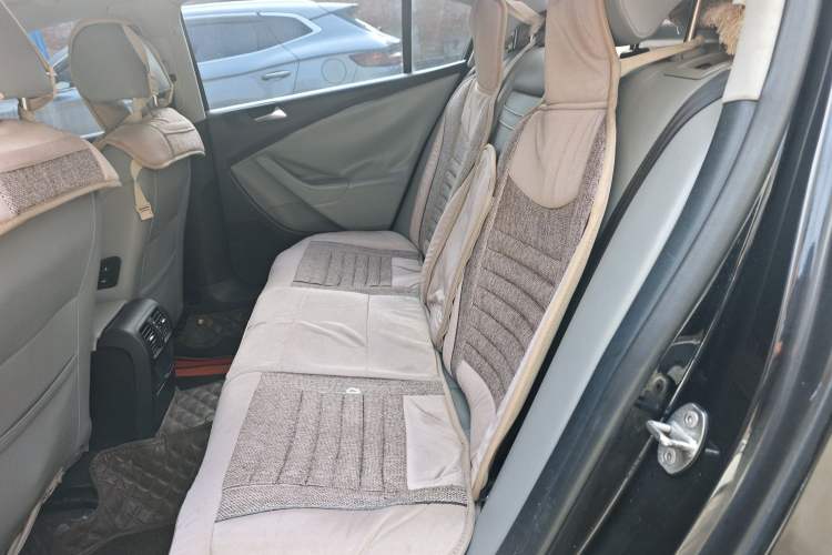 Used Volkswagen Magotan 2011 1.4 TSI Elite Edition Left Rear Seat