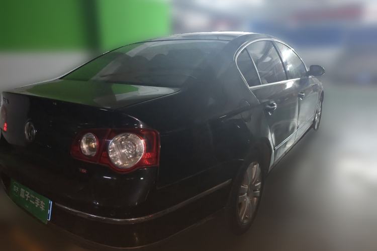 Used Volkswagen Magotan 2011 1.8TSI DSG Luxury Model Rear Right 45 Deg