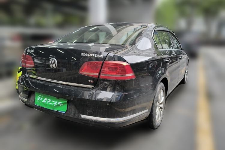 Used Volkswagen Magotan 2011 1.8TSI DSG Luxury Model Rear Right 45 Deg