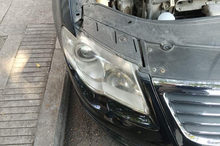 Used Volkswagen Magotan 2011 1.4 TSI Elite Edition Right Front Headlight