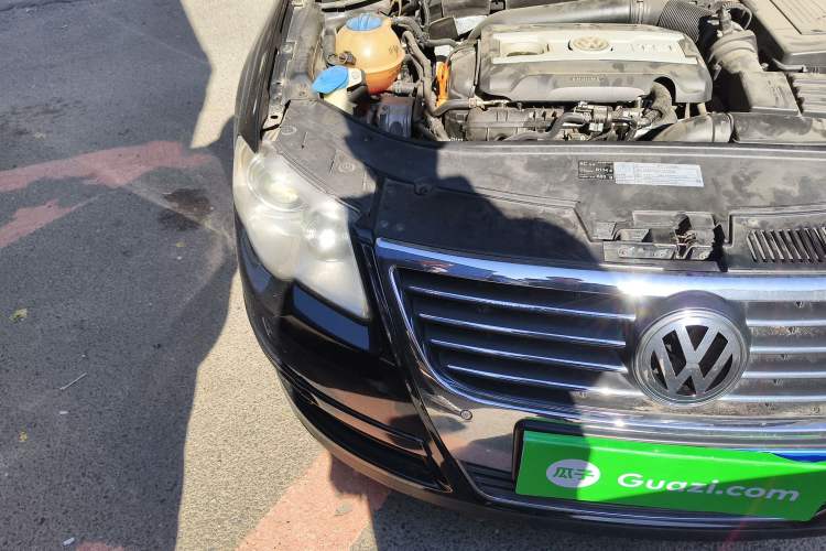 Used Volkswagen Magotan 2011 1.8TSI DSG Luxury Model Right Front Headlight