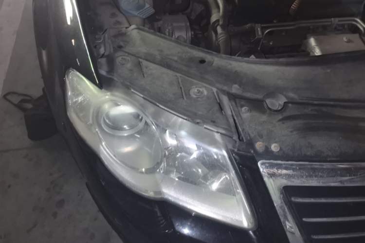 Used Volkswagen Magotan 2011 1.4 TSI Elite Edition Right Front Headlight