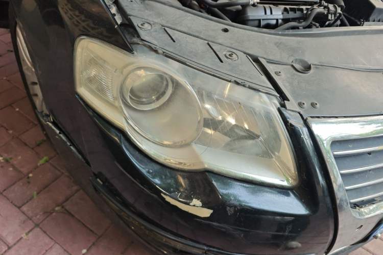 Used Volkswagen Magotan 2011 1.8TSI DSG Comfort Model Right Front Headlight