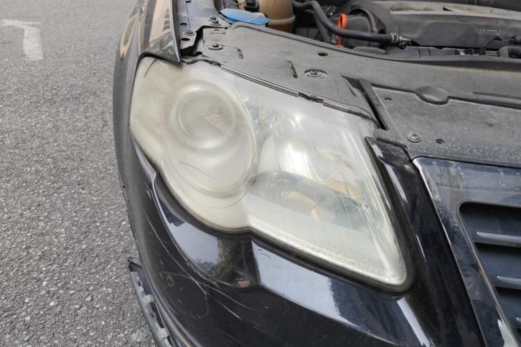 Used Volkswagen Magotan 2011 1.8TSI DSG Comfort Model Right Front Headlight