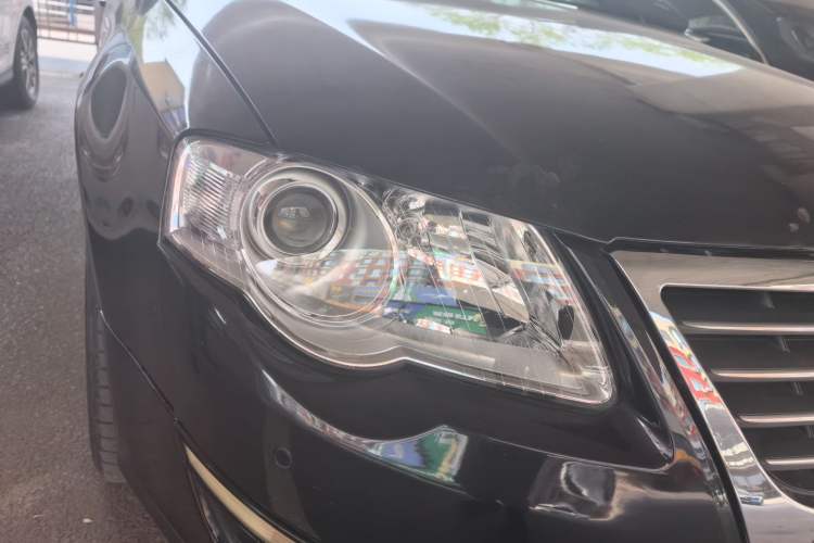 Used Volkswagen Magotan 2011 1.4 TSI Elite Edition Right Front Headlight