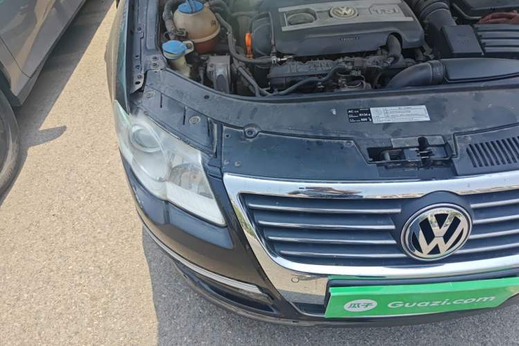 Used Volkswagen Magotan 2011 1.8TSI DSG Luxury Model Right Front Headlight