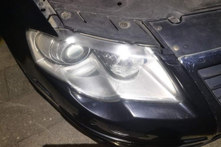 Used Volkswagen Magotan 2011 2.0 TSI DSG Luxury Edition Right Front Headlight