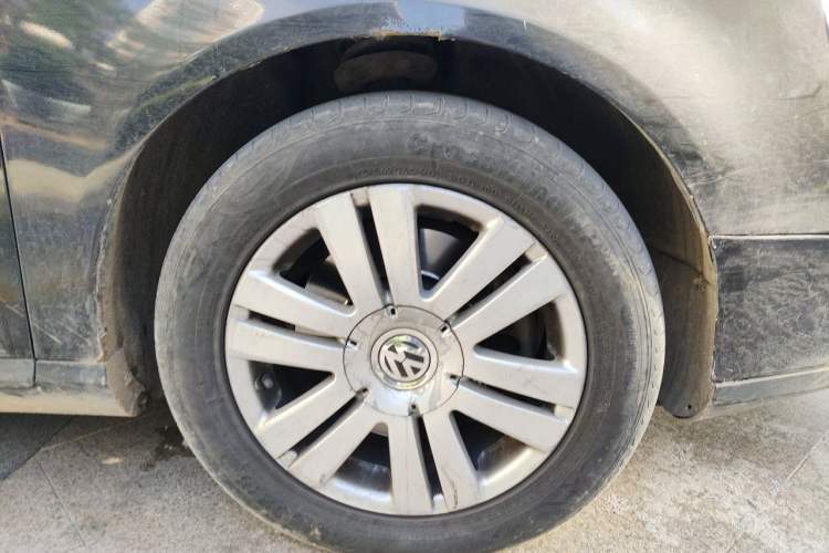 Used Volkswagen Magotan 2011 1.8TSI DSG Luxury Model Right Front Wheel Hub