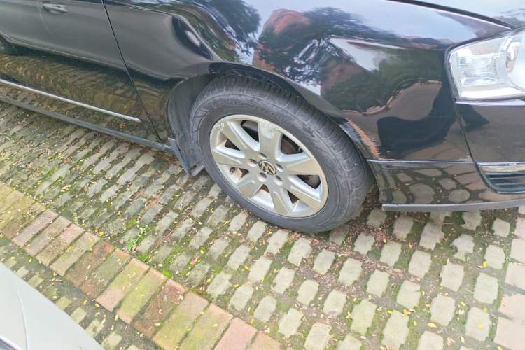 Used Volkswagen Magotan 2011 1.4 TSI Standard Edition Right Front Wheel Hub