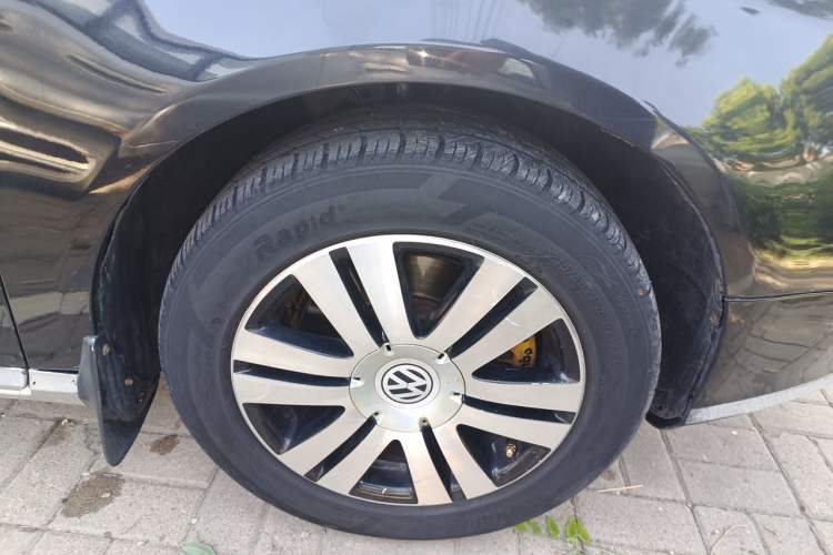 Used Volkswagen Magotan 2011 1.8TSI DSG Comfort Model Right Front Wheel Hub