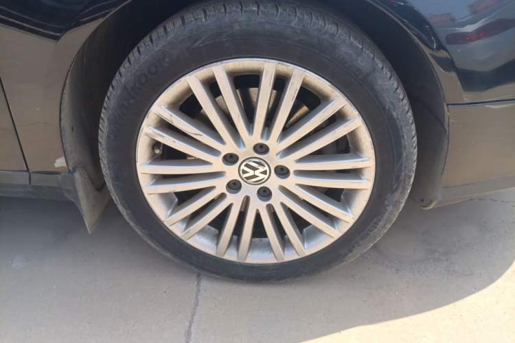 Used Volkswagen Magotan 2011 2.0 TSI DSG Comfort Edition Right Front Wheel Hub