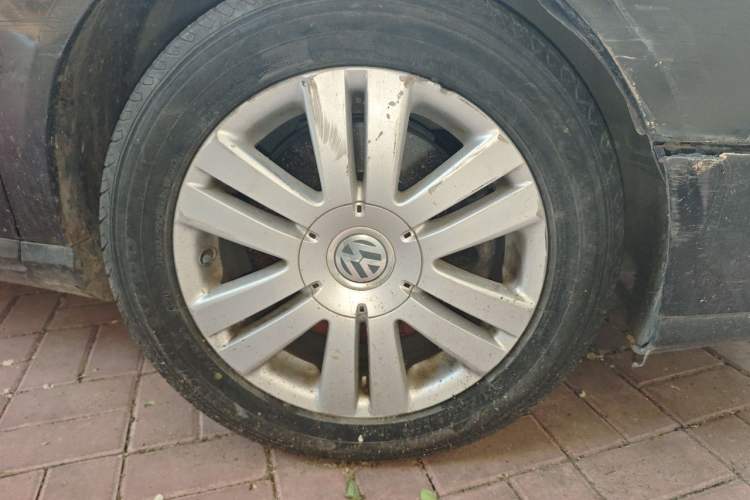 Used Volkswagen Magotan 2011 1.8TSI DSG Comfort Model Right Front Wheel Hub