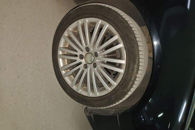 Used Volkswagen Magotan 2011 2.0 TSI DSG Luxury Edition Right Front Wheel Hub