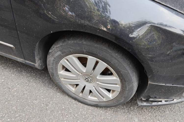 Used Volkswagen Magotan 2011 1.8TSI DSG Comfort Model Right Front Wheel Hub