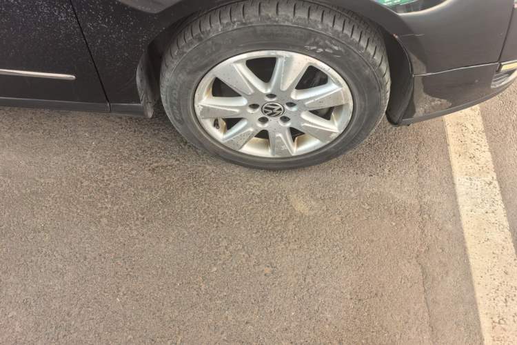 Used Volkswagen Magotan 2011 1.4 TSI Elite Edition Right Front Wheel Hub