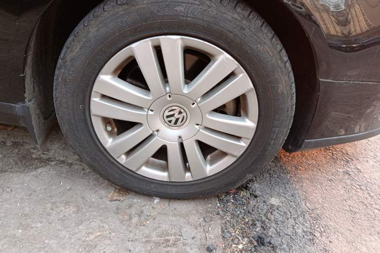Used Volkswagen Magotan 2011 1.8TSI DSG Comfort Model Right Front Wheel Hub