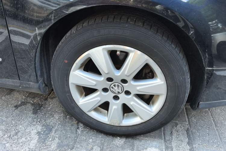 Used Volkswagen Magotan 2011 1.4 TSI Elite Edition Right Front Wheel Hub