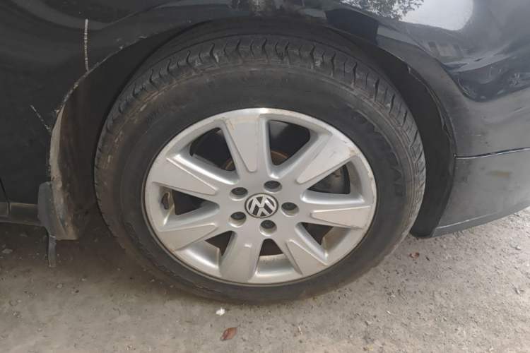 Used Volkswagen Magotan 2011 1.4 TSI Elite Edition Right Front Wheel Hub