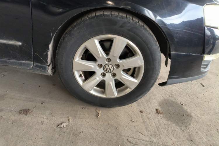 Used Volkswagen Magotan 2011 1.4 TSI Elite Edition Right Front Wheel Hub