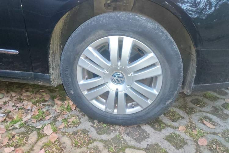 Used Volkswagen Magotan 2011 1.8TSI DSG Comfort Model Right Front Wheel Hub