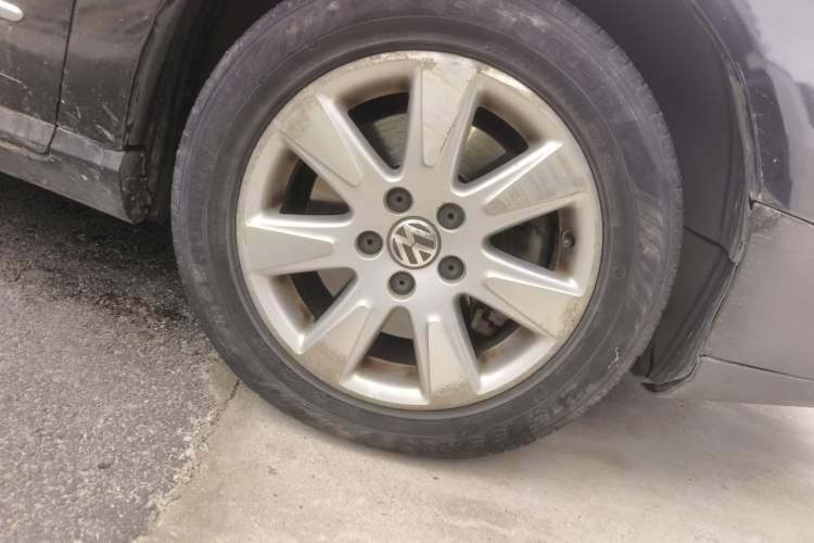 Used Volkswagen Magotan 2011 1.4 TSI Elite Edition Right Front Wheel Hub