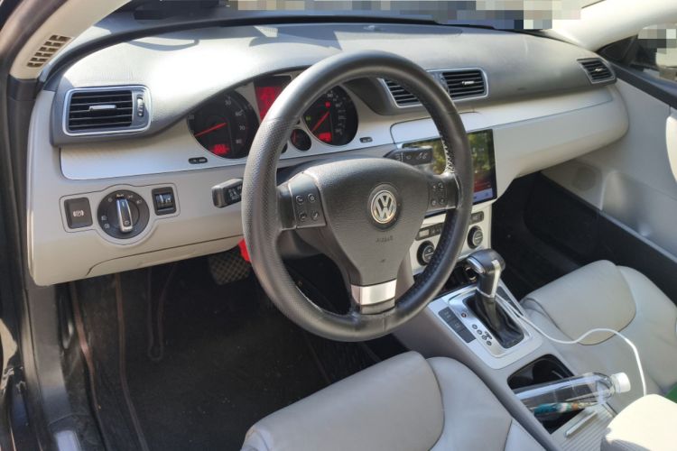 Used Volkswagen Magotan 2011 1.8TSI DSG Luxury Model Steering Wheel