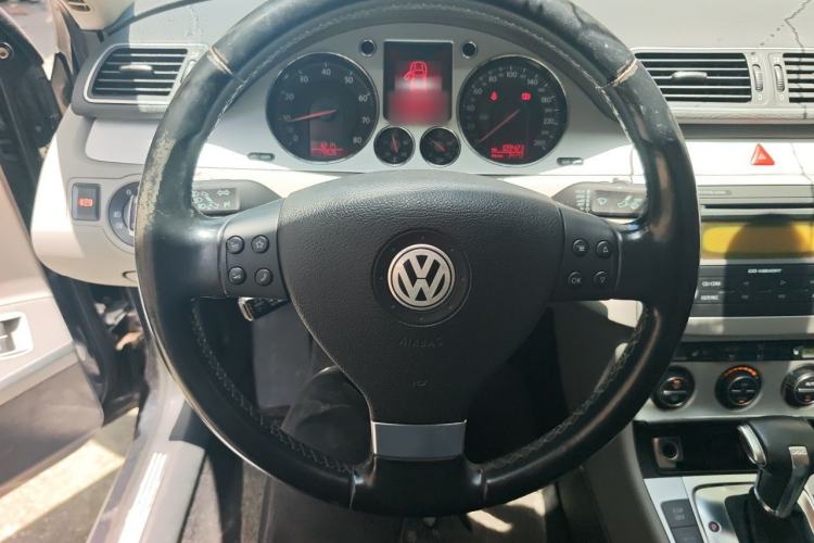 Used Volkswagen Magotan 2011 2.0 TSI DSG Comfort Edition Steering Wheel
