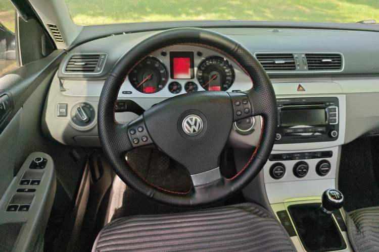 Used Volkswagen Magotan 2011 1.8TSI Manual Comfort Model Steering Wheel