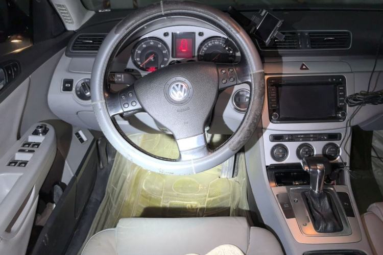 Used Volkswagen Magotan 2011 1.8TSI DSG Comfort Model Steering Wheel