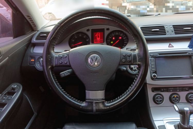 Used Volkswagen Magotan 2011 1.8TSI DSG Comfort Model Steering Wheel
