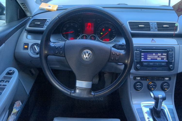 Used Volkswagen Magotan 2011 1.4 TSI Elite Edition Steering Wheel