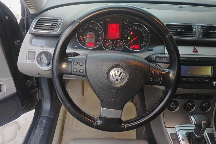 Used Volkswagen Magotan 2011 1.4 TSI Elite Edition Steering Wheel
