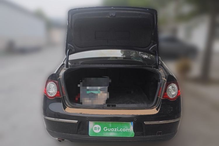 Used Volkswagen Magotan 2011 1.4 TSI Elite Edition Trunk