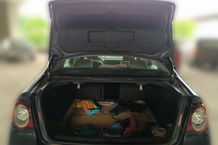 Used Volkswagen Magotan 2011 1.4 TSI Elite Edition Trunk