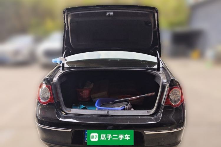 Used Volkswagen Magotan 2011 1.4 TSI Elite Edition Trunk