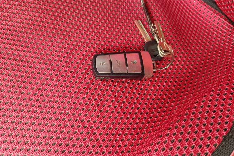 Used Volkswagen Magotan 2011 1.8TSI DSG Luxury Model Vehicle Key