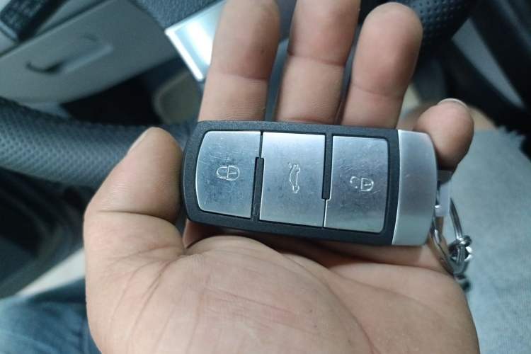 Used Volkswagen Magotan 2011 1.8TSI DSG Luxury Model Vehicle Key