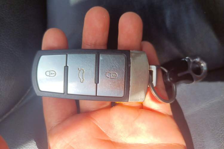 Used Volkswagen Magotan 2011 2.0 TSI DSG Comfort Edition Vehicle Key